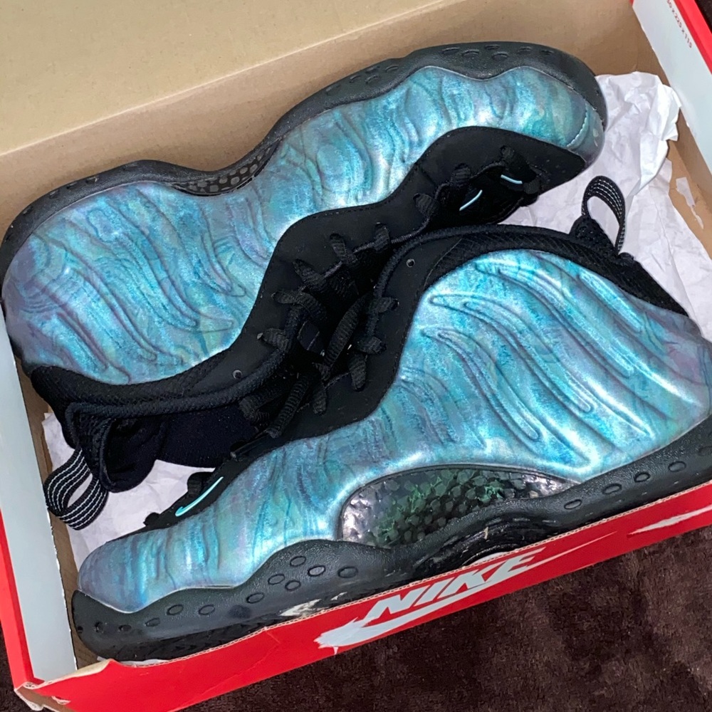 Men’s 9 , Nike air foamposite’s abalone